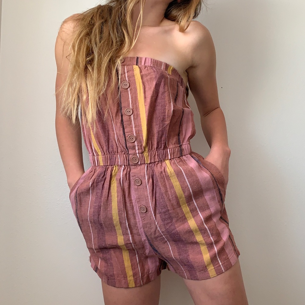๐ธ 3/$10 Urban Outfitters Vertical Striped Romper - Picture 1 of 7